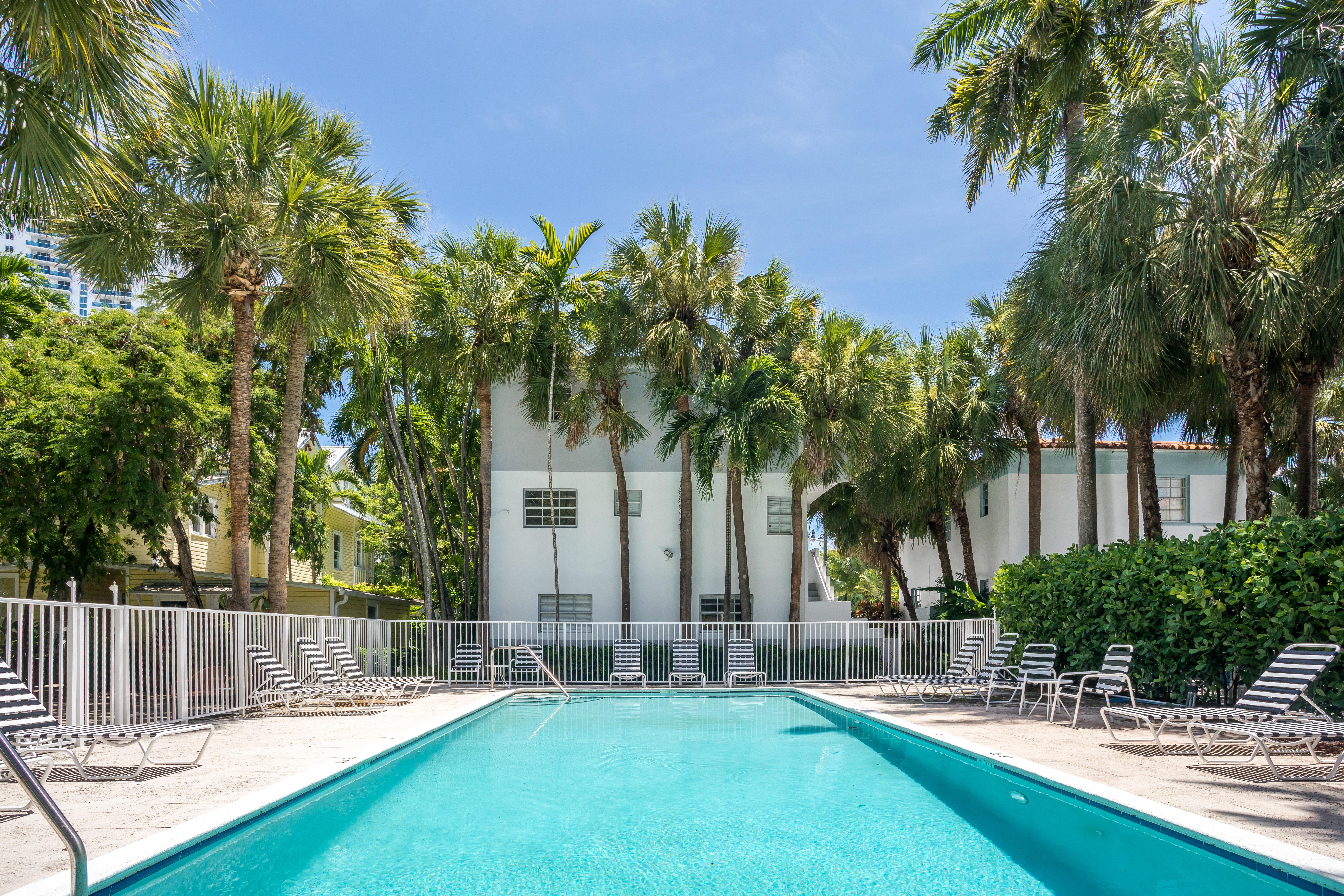 Miami River Inn By Renzzi Экстерьер фото