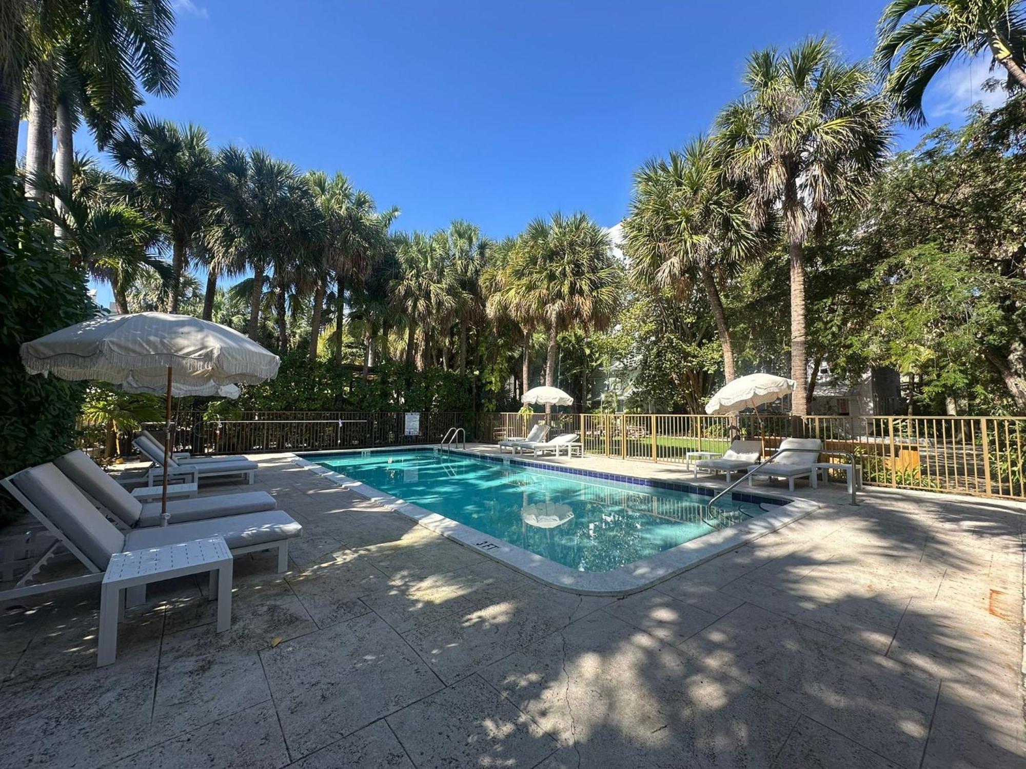 Miami River Inn By Renzzi Экстерьер фото